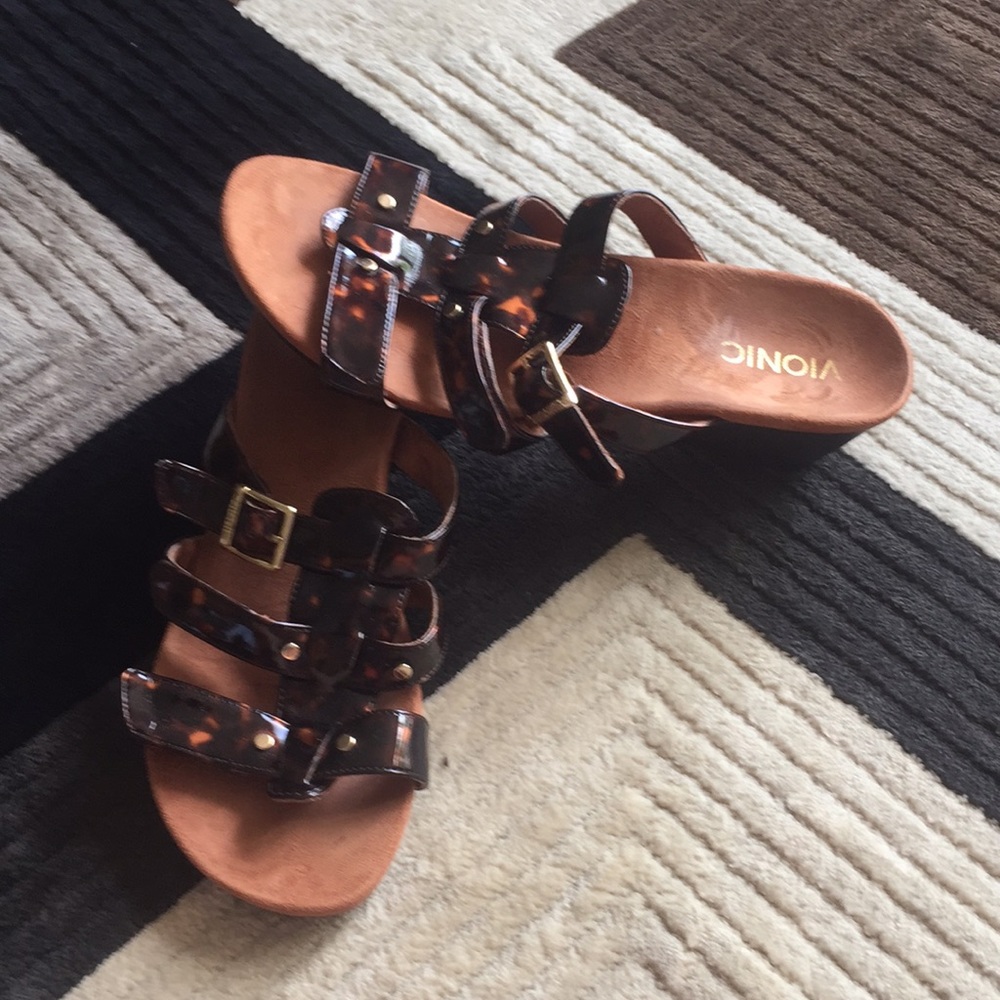Vionic wedges